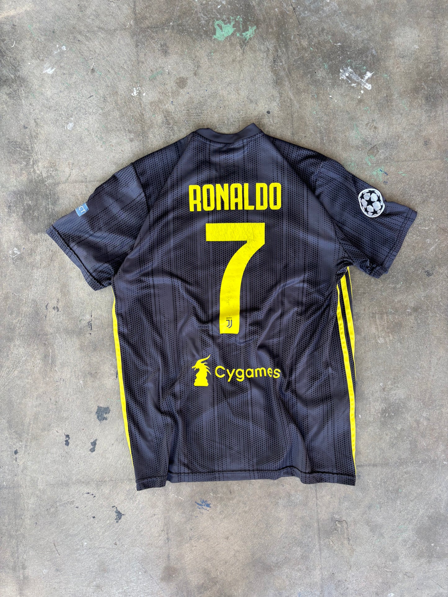 Ronaldo Adidas Juventus Kit Large