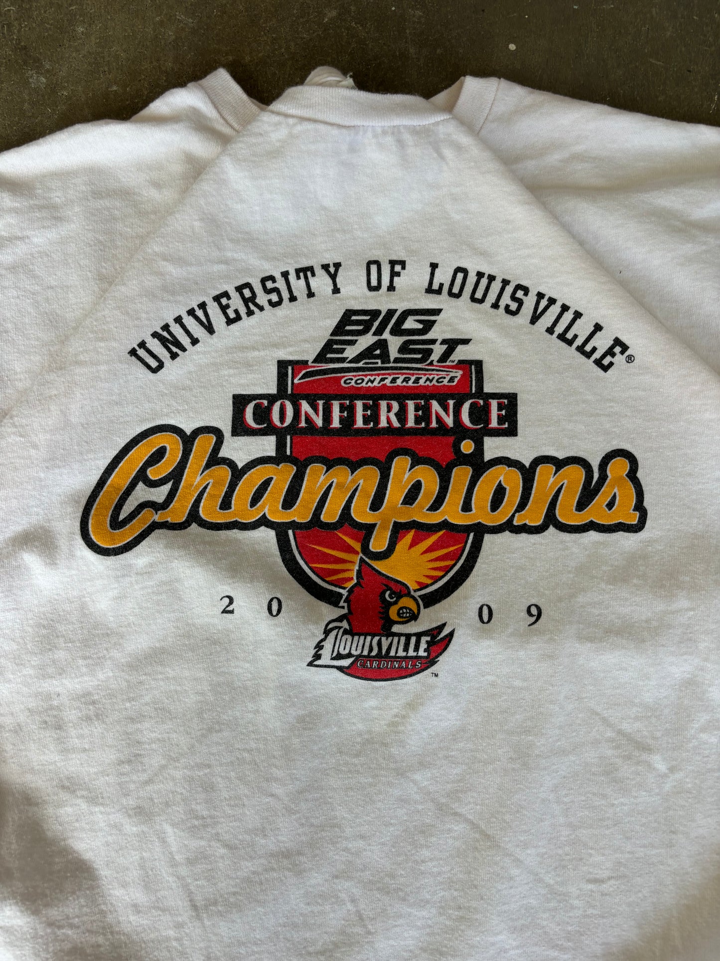 2009 Louisville Basketball Tee XL