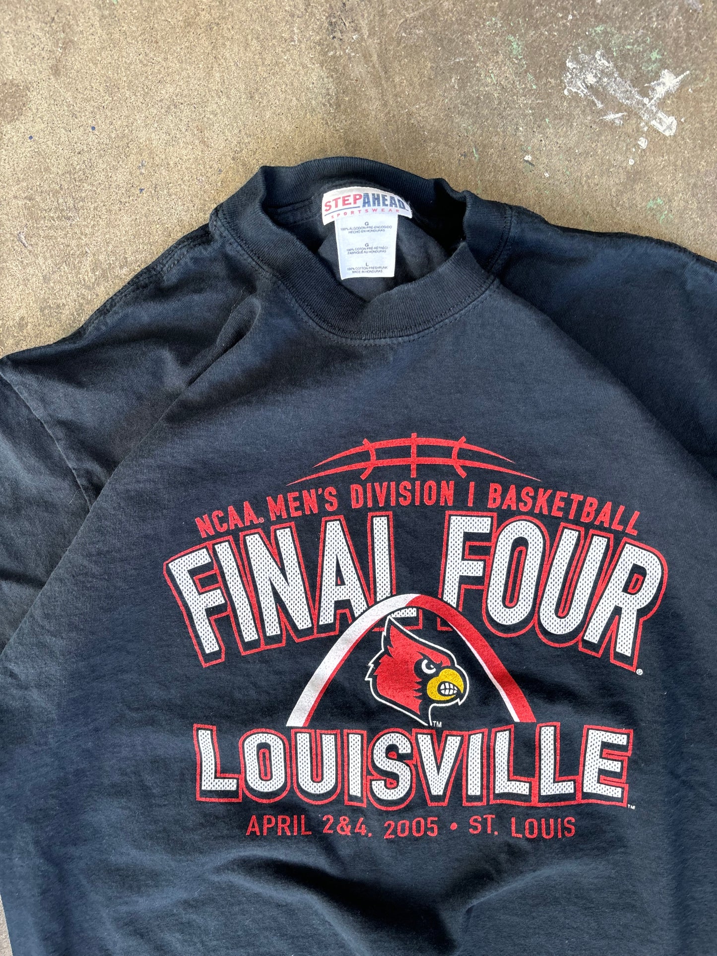 2005 Louisville Basketball Tee Large