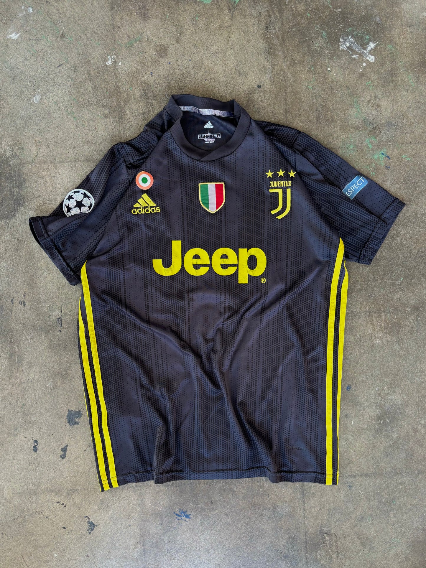 Ronaldo Adidas Juventus Kit Large